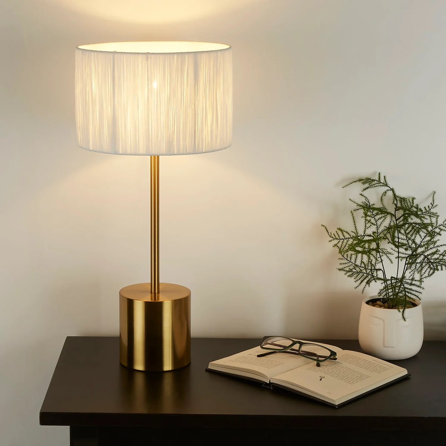 Raffia Table Lamp - White & Gold 8 Raffia Table Lamp - White & Gold - Image 6